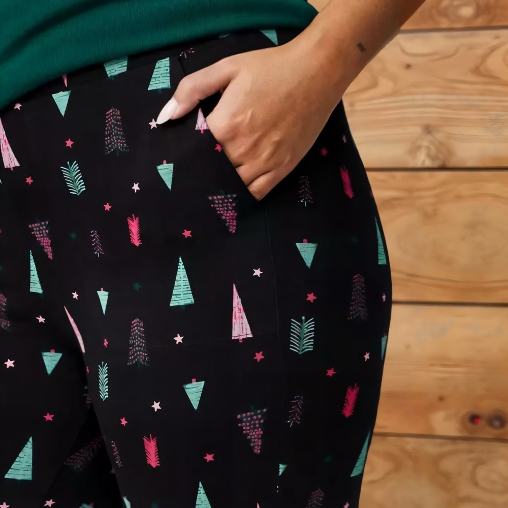 TORRID Christmas Trees Designed Full Length Leggings‎ w/Pockets NWT Size 1X